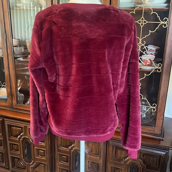 Sweater WARM FUZZIES Fluffy Comfortable Soft Burgundy Long Sleeves - Picture 2 of 7